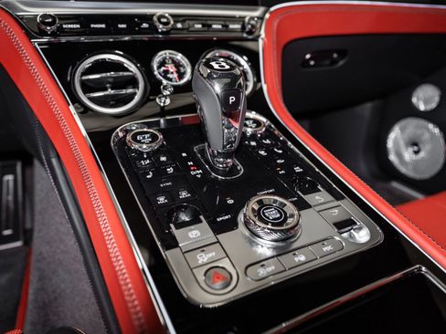 Used 2024 Bentley Continental GT V8 image 32