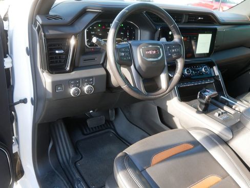 Used 2022 GMC Sierra 1500 AT4 w/ AT4 Premium Package AWD/4WD image 12