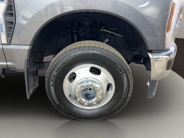 Used 2025 Ford F350 Lariat AWD/4WD image 28