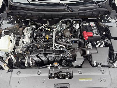 Used 2025 Nissan Altima 2.5 SV FWD image 31