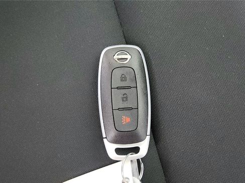 Used 2024 Nissan Rogue S FWD image 20
