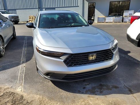 Used 2024 Honda Accord Sport image 3