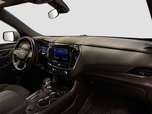 Used 2023 Chevrolet Traverse LT FWD image 29