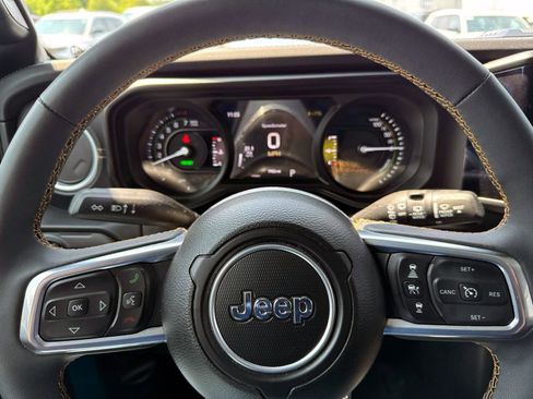 Used 2024 Jeep Wrangler Unlimited Sahara w/ Technology Group image 22