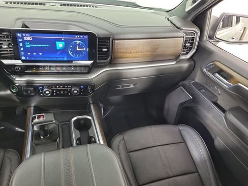 Used 2023 Chevrolet Silverado 1500 High Country w/ High Country Premium Package AWD/4WD image 17