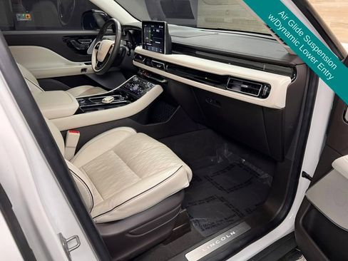 Used 2023 Lincoln Aviator Black Label image 8