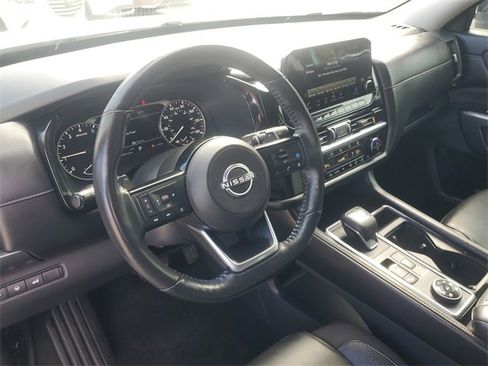 Used 2023 Nissan Pathfinder SL w/ Lighting Package (N92) image 21