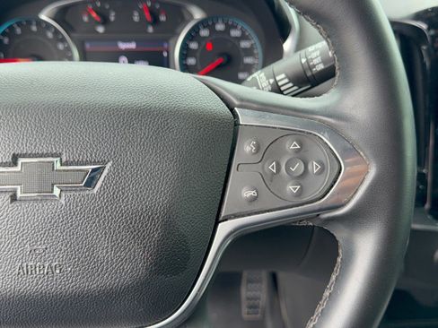 Used 2023 Chevrolet Traverse LT FWD image 19