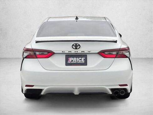 Used 2021 Toyota Camry SE w/ Carpet Mat Package (TMS) image 7