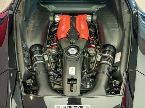 Certified 2018 Ferrari 488 GTB RWD image 24