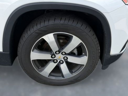 Used 2019 Chevrolet Traverse LT w/ LT Premium Package AWD/4WD image 9