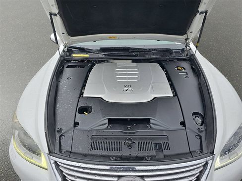 Used 2014 Lexus LS 460 w/ Comfort Package image 35