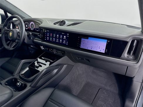 Certified 2024 Porsche Cayenne Turbo w/ Premium Package Plus (PP1) image 34