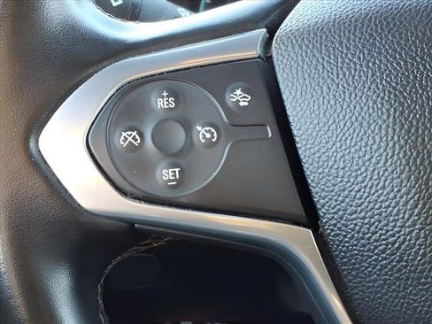 Used 2023 Chevrolet Traverse LT image 31