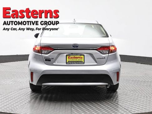 Used 2021 Toyota Corolla LE w/ Carpet Mat Package (TMS) image 6