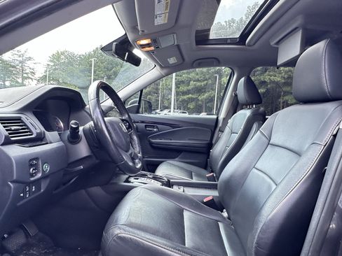 Used 2021 Honda Pilot Touring image 7