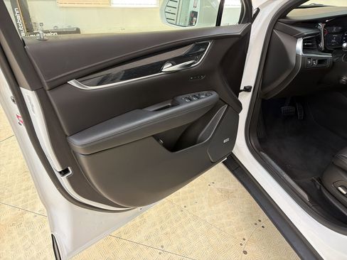Used 2020 Cadillac XT5 Premium Luxury FWD image 20