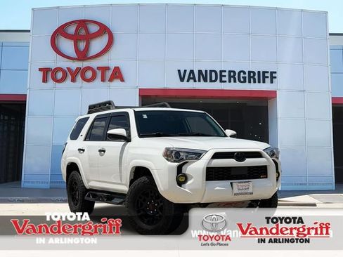 Used 2022 Toyota 4Runner SR5 AWD/4WD image 1