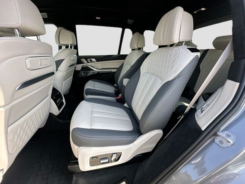 Used 2025 BMW X7 M60i AWD/4WD image 26