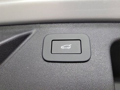 New 2025 Land Rover Discovery Sport Dynamic SE image 30