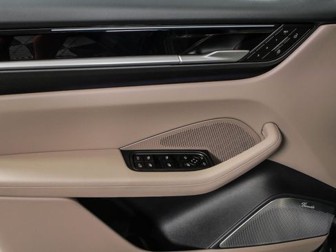 New 2026 Porsche Macan 4 Electric AWD/4WD image 6
