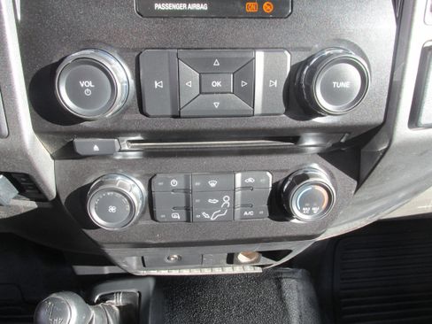 Used 2017 Ford F550 4x4 Regular Cab Super Duty image 27