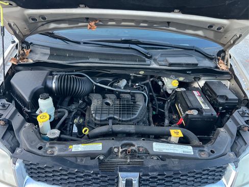 Used 2012 Dodge Grand Caravan SE image 21