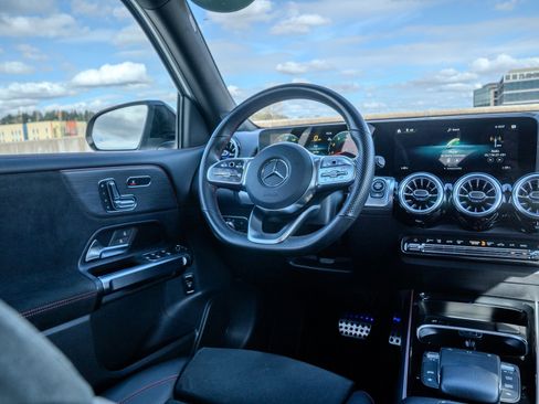 Certified 2023 Mercedes-Benz GLB 250 4MATIC image 19