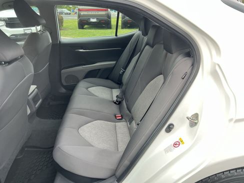 Used 2019 Toyota Camry LE FWD image 23