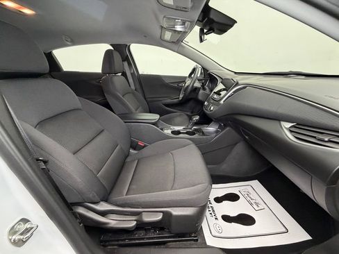 Used 2024 Chevrolet Malibu LT w/ Sport Edition image 9