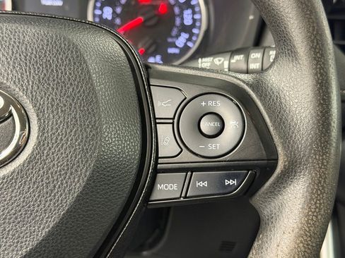 Certified 2021 Toyota RAV4 XLE FWD image 27