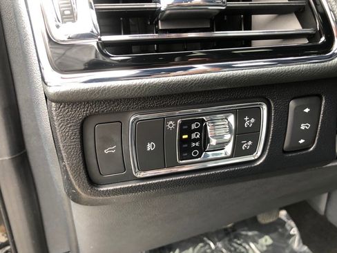 Used 2022 Lincoln Navigator Reserve image 11