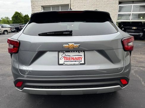 New 2026 Chevrolet Trax LT w/ LT Convenience Package FWD image 4