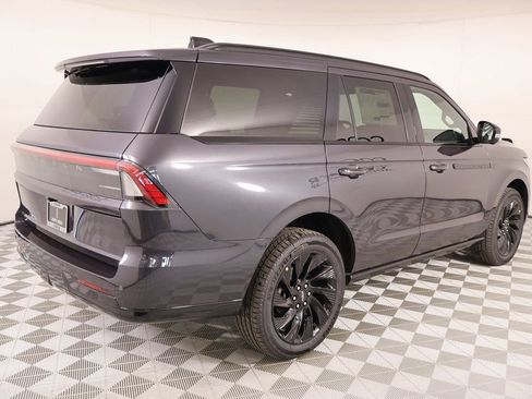 New 2026 Lincoln Navigator Reserve w/ Jet Appearance Package AWD/4WD image 22