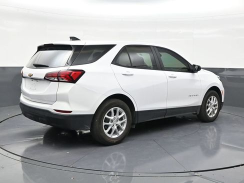 Used 2024 Chevrolet Equinox LS FWD image 5