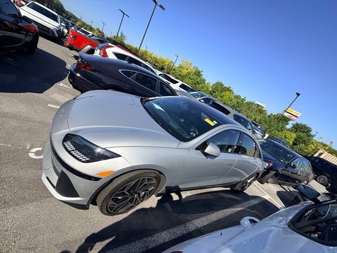 Used 2025 Hyundai Ioniq 6 Limited AWD/4WD image 3