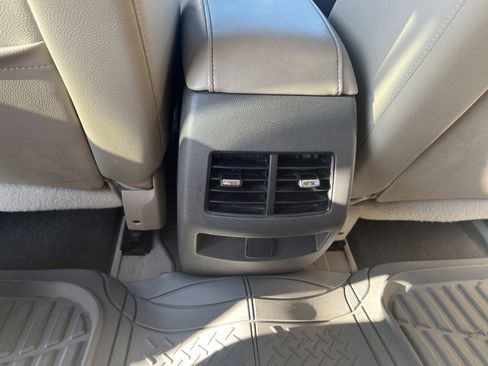 Used 2013 Ford Edge Limited image 22