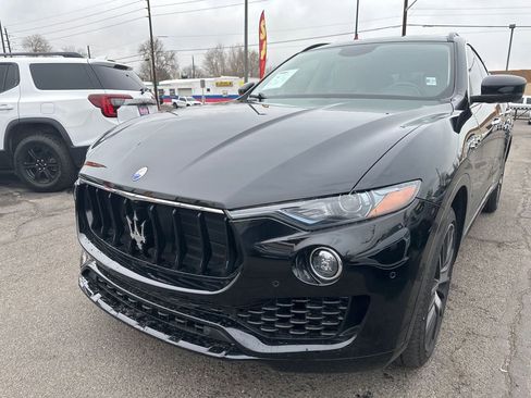 Used 2017 Maserati Levante w/ Sport Package image 3