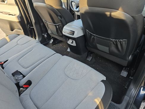 Used 2022 Hyundai Palisade SE w/ Cargo Package image 12