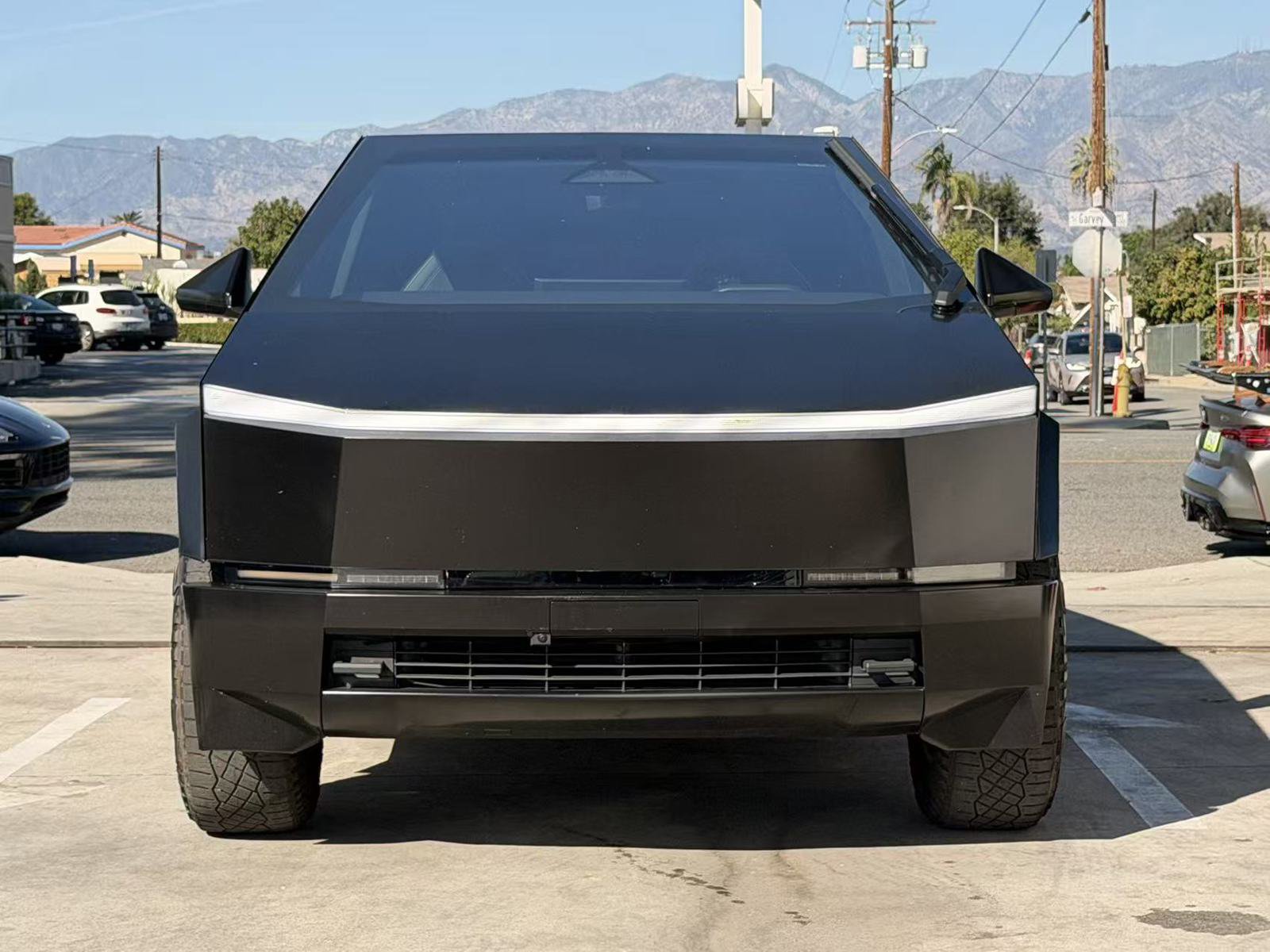 Used 2024 Tesla Cybertruck AWD Crew Cab image 3