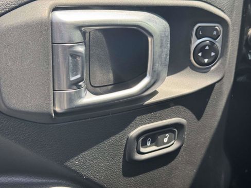 Used 2020 Jeep Wrangler Unlimited Sport S AWD/4WD image 17