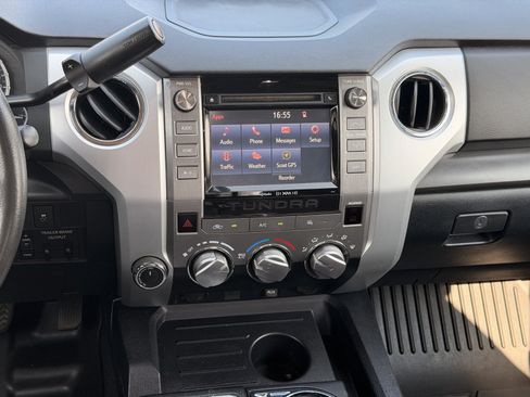 Used 2017 Toyota Tundra SR5 AWD/4WD image 30