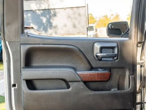 Used 2015 GMC Sierra 2500 SLE image 34