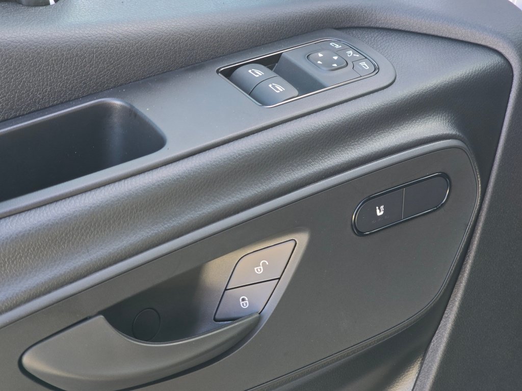 New 2025 Mercedes-Benz eSprinter 170 Cargo image 28