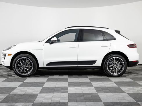 Used 2016 Porsche Macan S w/ Infotainment Package image 3