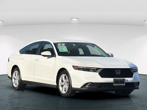 Used 2025 Honda Accord LX image 9