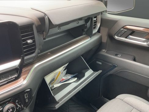 Used 2024 Chevrolet Silverado 1500 RST AWD/4WD image 37