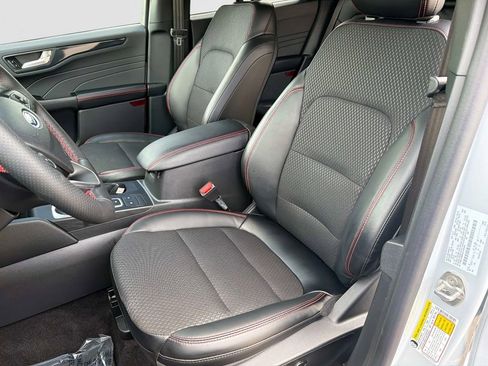 Used 2025 Ford Escape ST-Line w/ Cold Weather Package AWD/4WD image 20