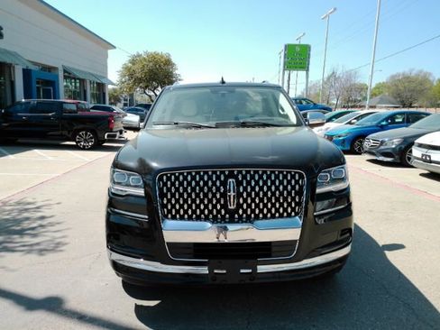Used 2022 Lincoln Navigator Black Label image 2
