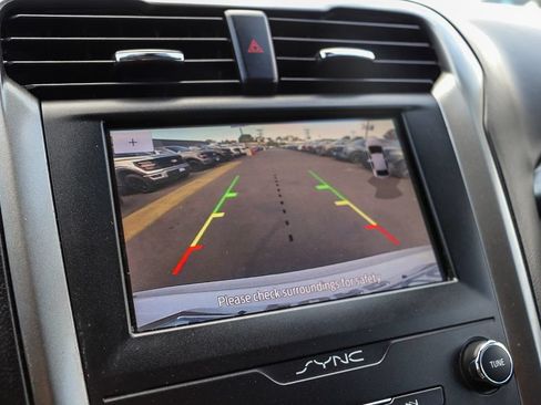 Certified 2020 Ford Fusion SE AWD/4WD image 28
